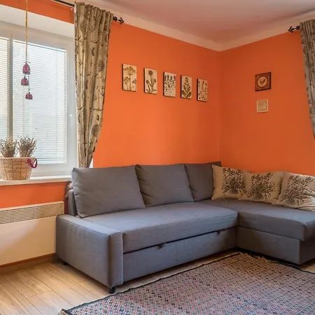 Apartment Apartman Na Zlatej